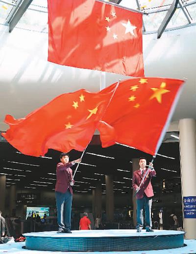 为什么雨后蚯蚓会爬到路面？它们这是在做什么？游戏画面